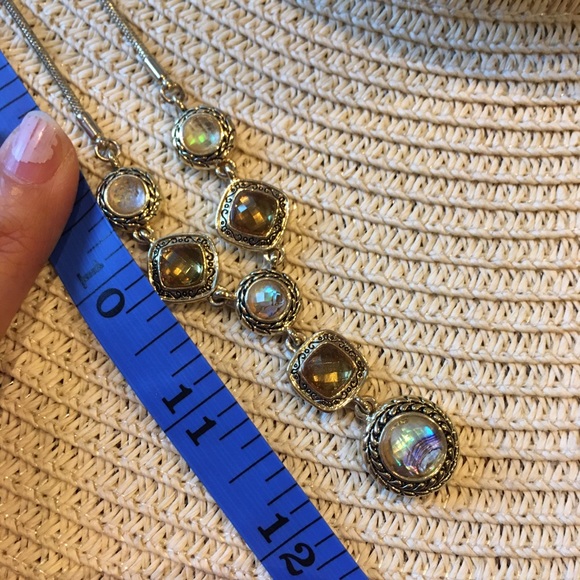 Vintage Jewelry - Iridescent Milky Square and Circle Pendant Necklac